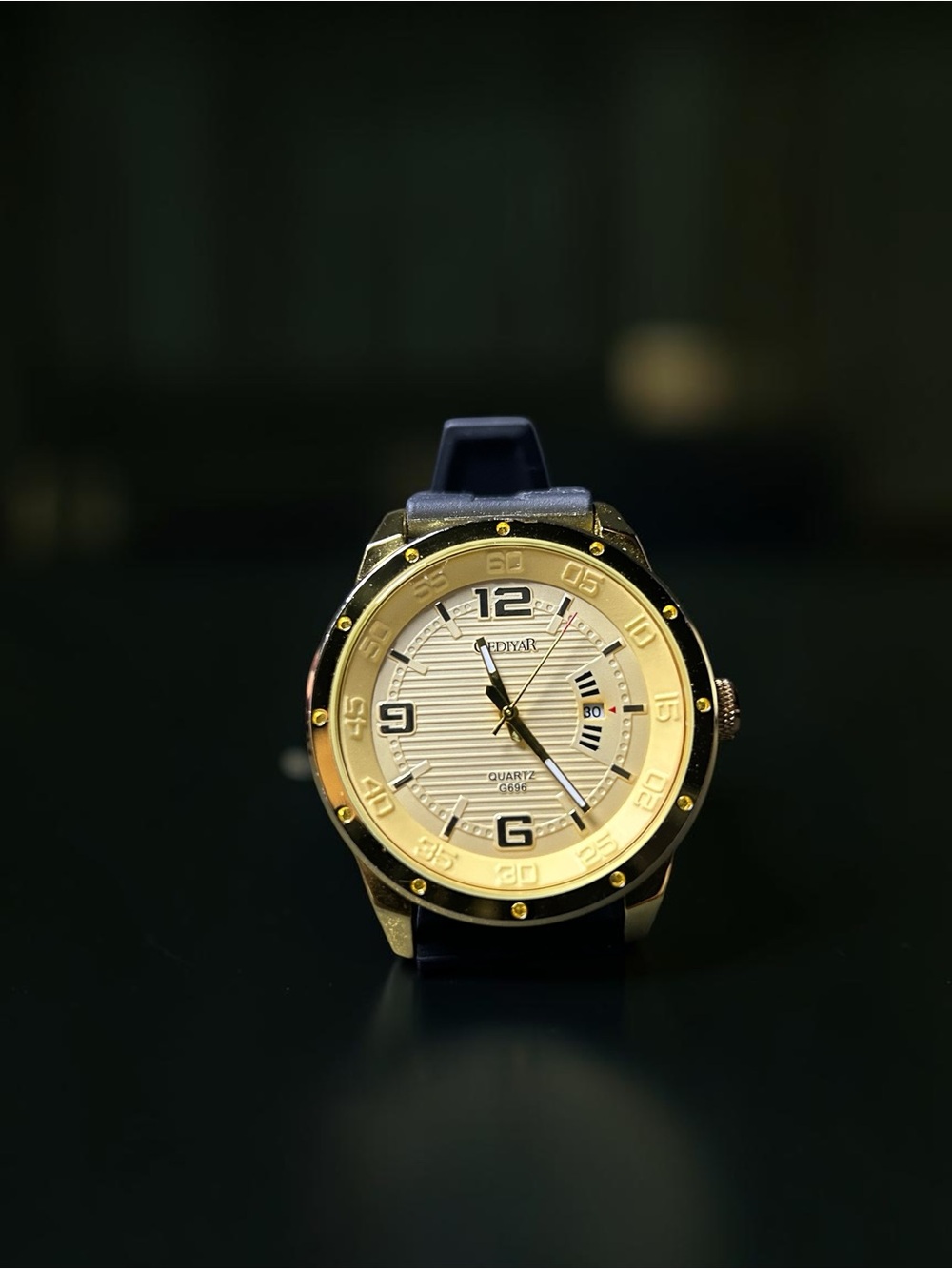 GEDIYAR G696 Men's Quartz Analog Watch Gold Dial Gold Case Gray Rubber Date